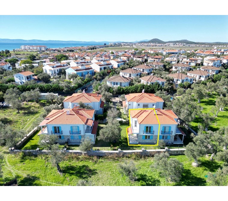 ALTIN EMLAKTAN AYVALIK SARIMSAKLIDA KİRALIK EŞYALI 3+1 VİLLA