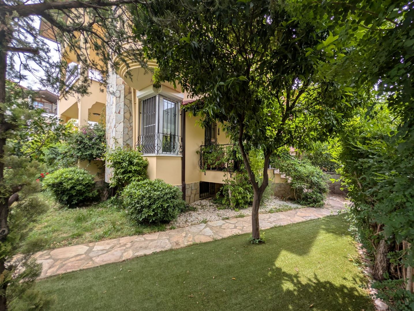 Property-photo