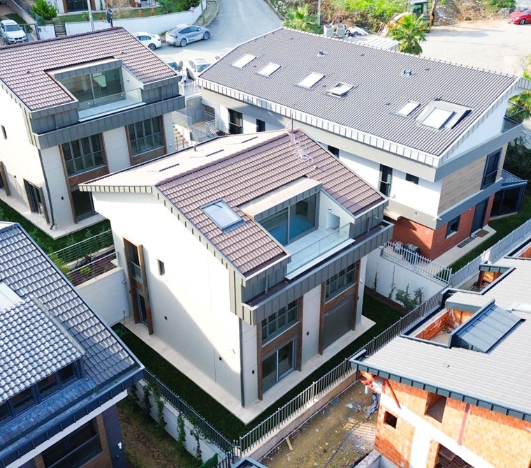 ZEKERİYAKÖY'DE BUTİK SİTEDE 4.5+1 SATILIK MÜSTAKİL SIFIR VİLLA