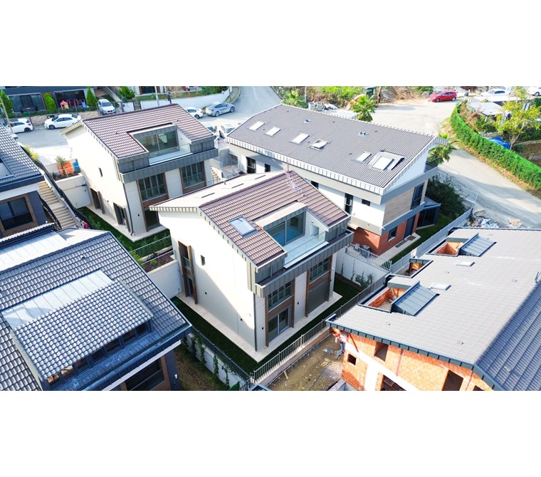 ZEKERİYAKÖY'DE BUTİK SİTEDE 4.5+1 SATILIK MÜSTAKİL SIFIR VİLLA