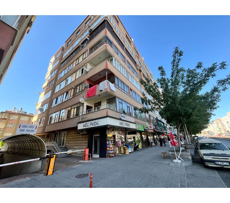 AKDAMAR - Sivas Cad. Güney Cephe Geniş Metraj Satılık 4+1 Daire
