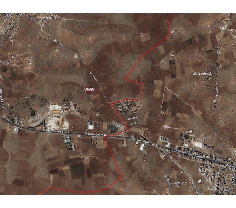 EMLAK 72'DEN MARDİN/MİDYAT TOKİ'YE YAKIN SATILIK YATIRIMLIK TARLA