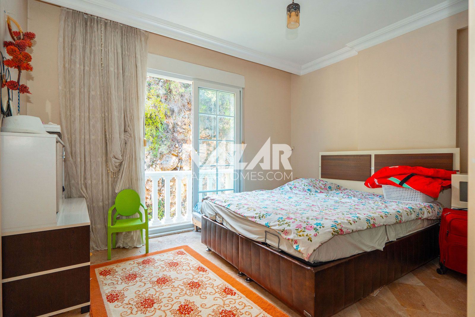 Property-photo