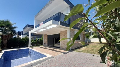 KUŞADASI DAVUTLARDA DOĞA MANZARALI SATILIK 4+1 DUBLEKS VİLLA