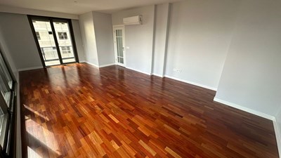 Caddebostan Sahil Eğlence Merkezlerine Balkonlu Kiralık