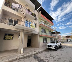 Bayraklı Emek Mahallesinde Satılık 3+1 Daire