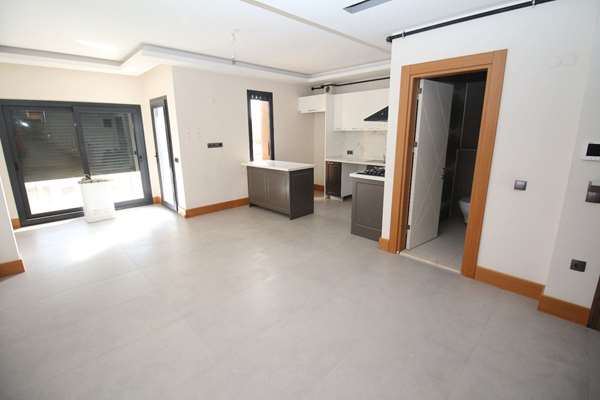 URLA MERKEZDE VOURLA GREEN PARK SİTESİ DUBLEX 2+1