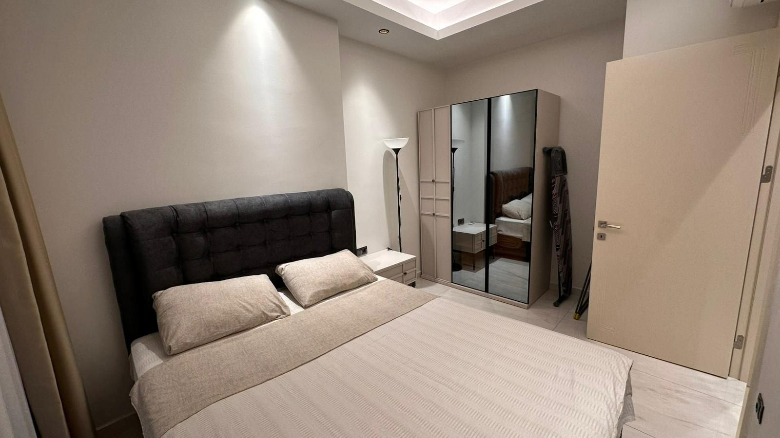 ALANYA MAHMUTLARDA DENİZE SIFIR SİTE İCERİSİNDE SATILIK 1+1 DAİRE