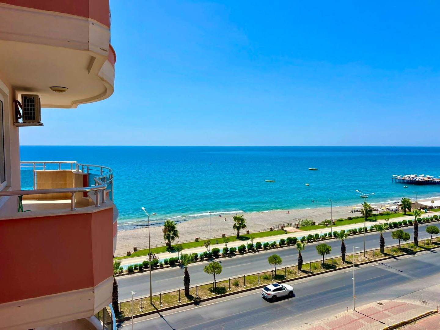 MÖBLIERTE 2+1 WOHNUNG MIT PANORAMA-MEERBLICK IN ALANYA MAHMUTLAR