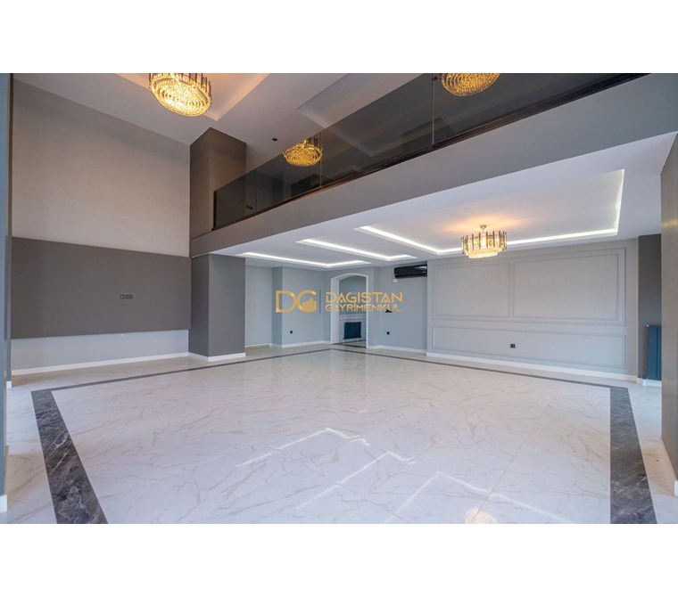 BAHÇEŞEHİR NİSSA O2'DE SATILIK VİLLA KONSEPTLİ BAHÇE KATLI LOFT DAİRE