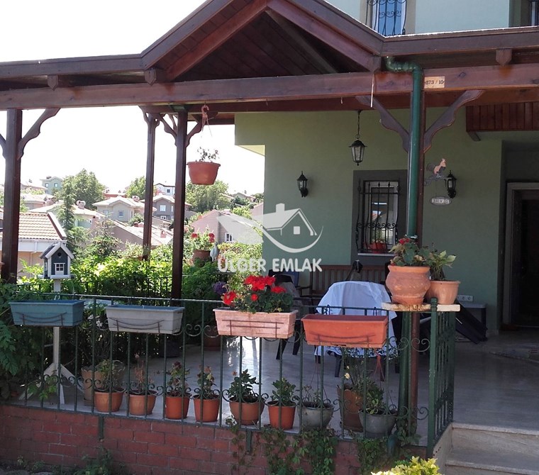 Ülger'den Uskumruköy Büyük Arıköy'de Kiralık 5+2 Geniş Panoramalı Villa