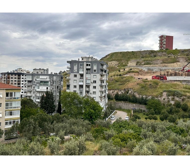 KARŞIYAKA ZÜBEYDE HANIM MAHALLESİ 3+1 SATILIK DAİRE
