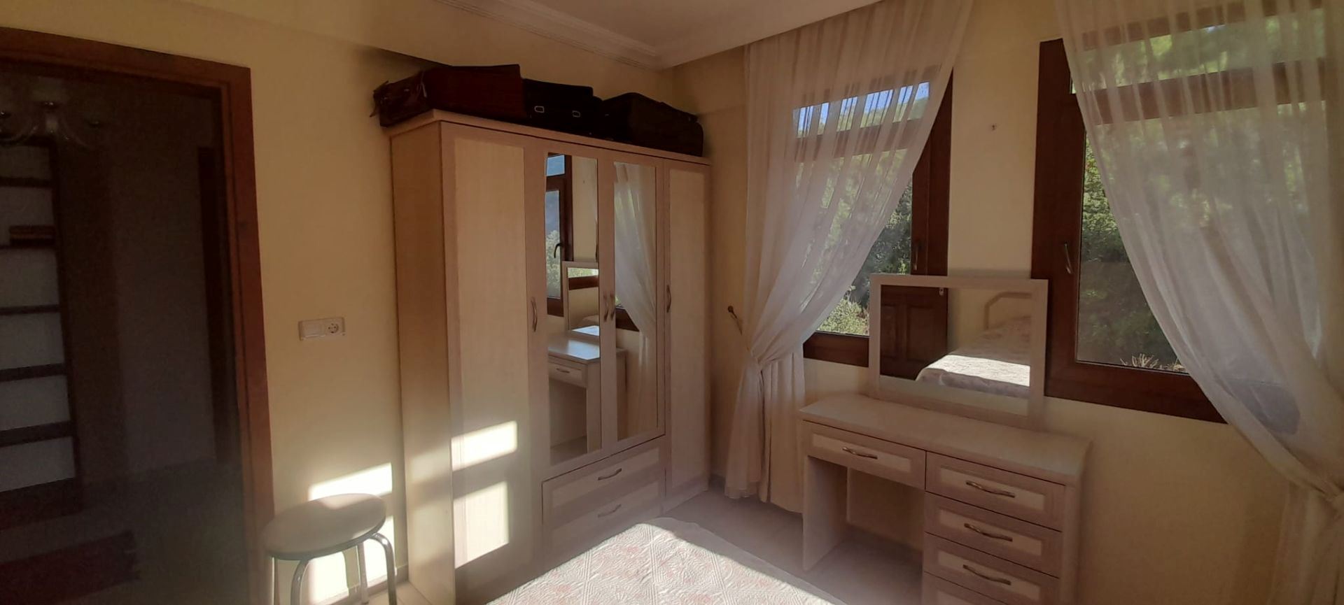 Property-photo