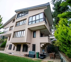 Emirgan da Boğaz manzaralı otoparklı müstakil villa
