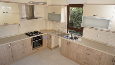 HÜRRİYET'TE HAVUZLU SİTEDE 3+1 KİRALIK DAİRE