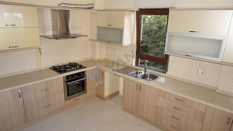 HÜRRİYET'TE HAVUZLU SİTEDE 3+1 KİRALIK DAİRE
