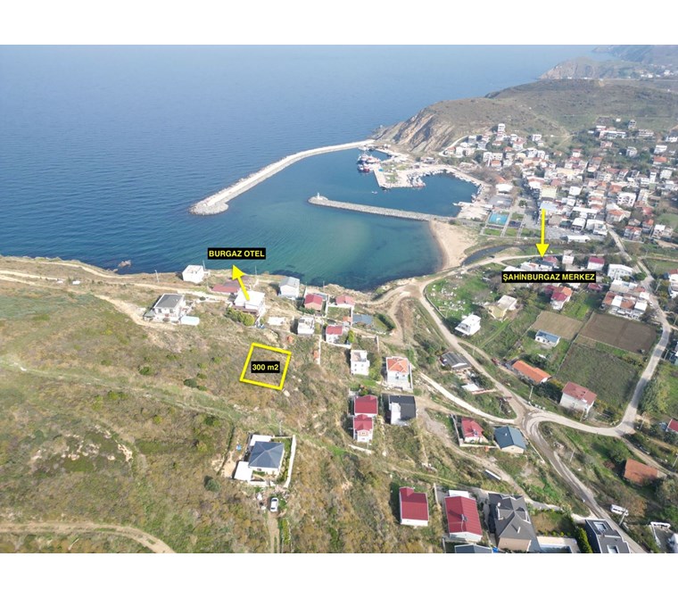 ALTIN EMLAKTAN ERDEKTE DENİZE 100 M.MESAFEDE SATILIK 300 M2 ARSA