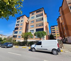 Çayırova Akse Mah. Alparslan Sitesi'nde Kiralık Geniş 3+1 Daire