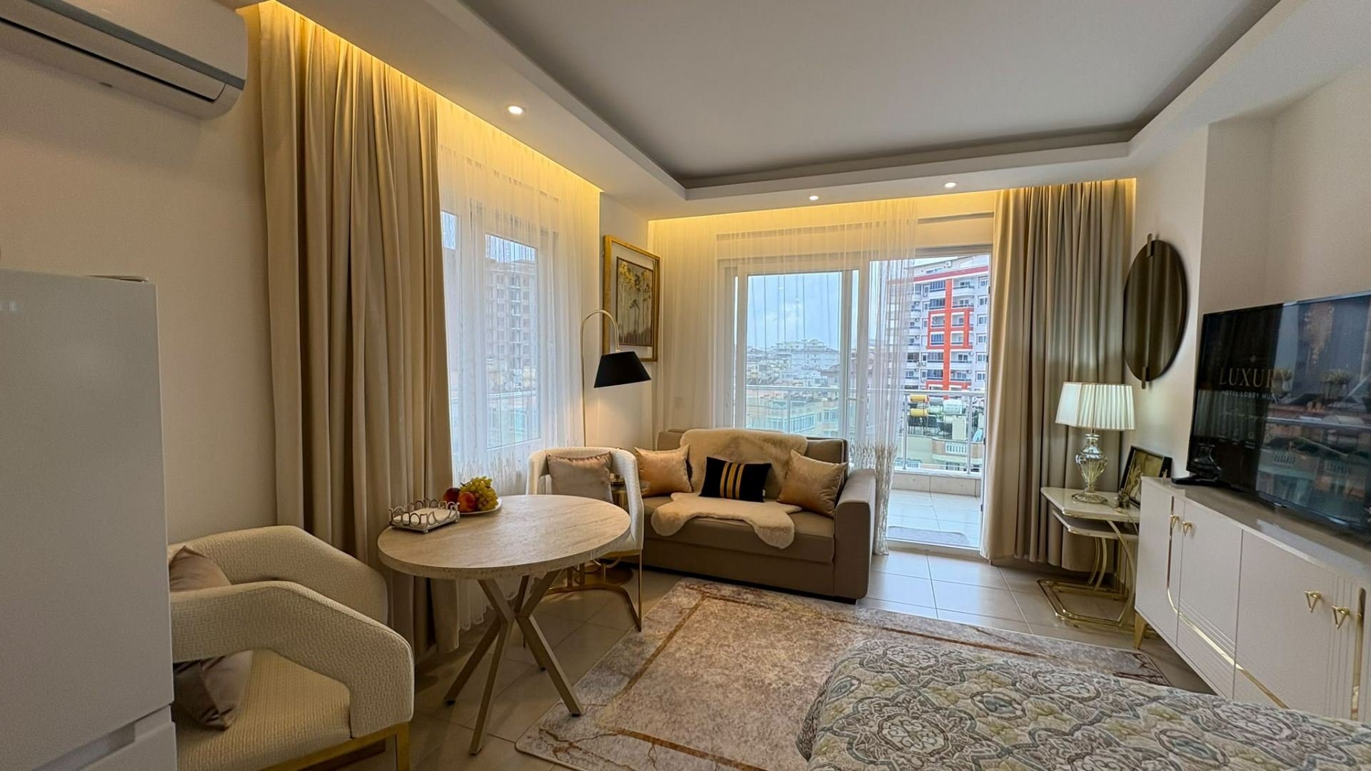 ALANYA MAHMUTLARDA DENİZE 500 M ULTRA LÜKS EŞYALI 1+0 SATILIK DAİRE
