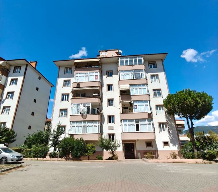 DERİNCE YENİKET MAH. BATIKENT SİTESİ SATILIK DAİRE 2+1