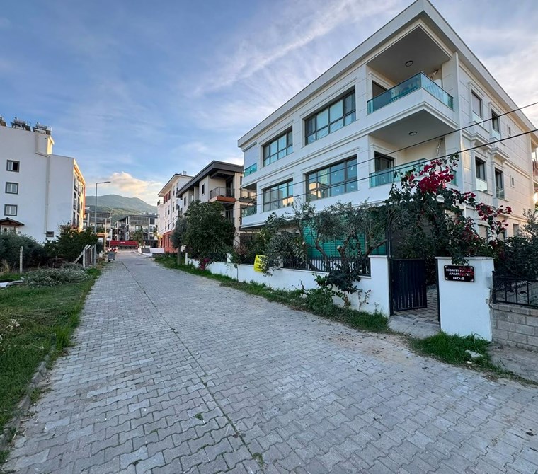 KUŞADASI DAVUTLAR'DA EBEVEYN BANYOLU 2+1 SIFIR SATILIK DAİRE