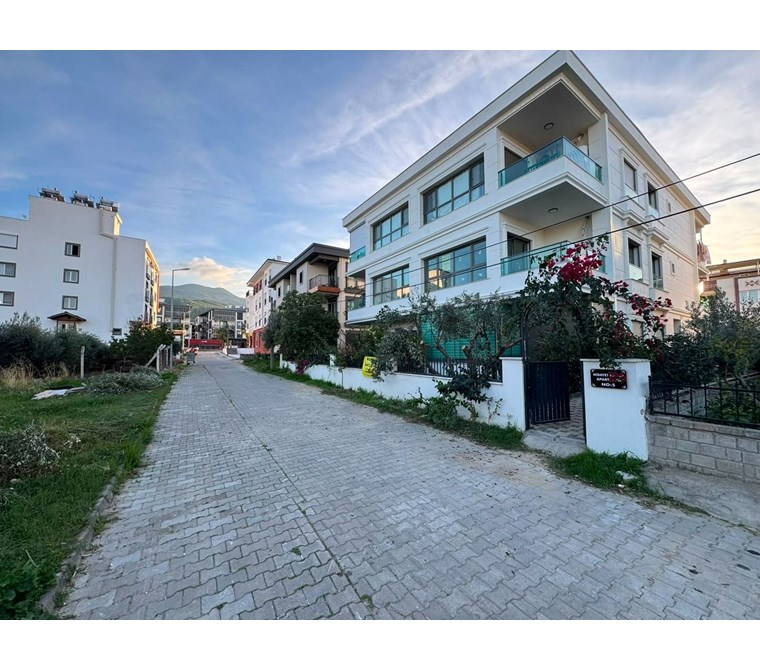 KUŞADASI DAVUTLAR'DA EBEVEYN BANYOLU 2+1 SIFIR SATILIK DAİRE
