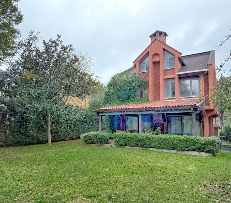 Demirciköy'de ormana komşu 5+2 kiralık eşyalı müstakil villa