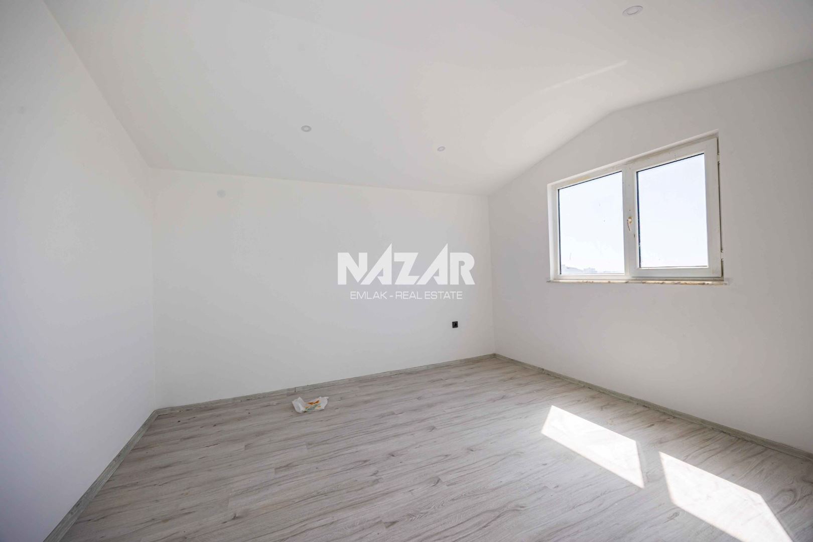 Продается дуплексная квартира 4+1 в районе Чикчилли, Алания — 200 м²