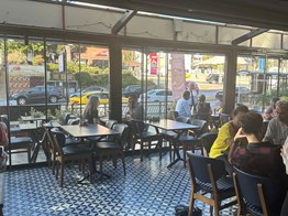 Kızıltoprak THY Karşısında Köşe ön Kullanımlı Dükkan