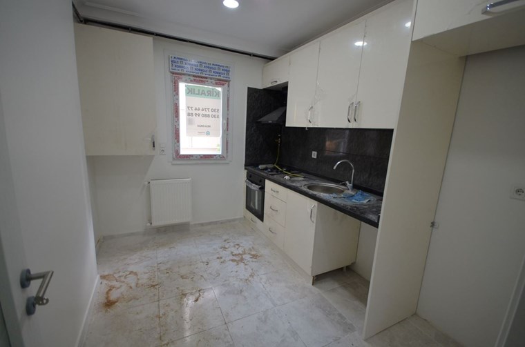 Kızıltoprak Bağdat Caddesi Yakın 5 Yıllık Binada Satılık