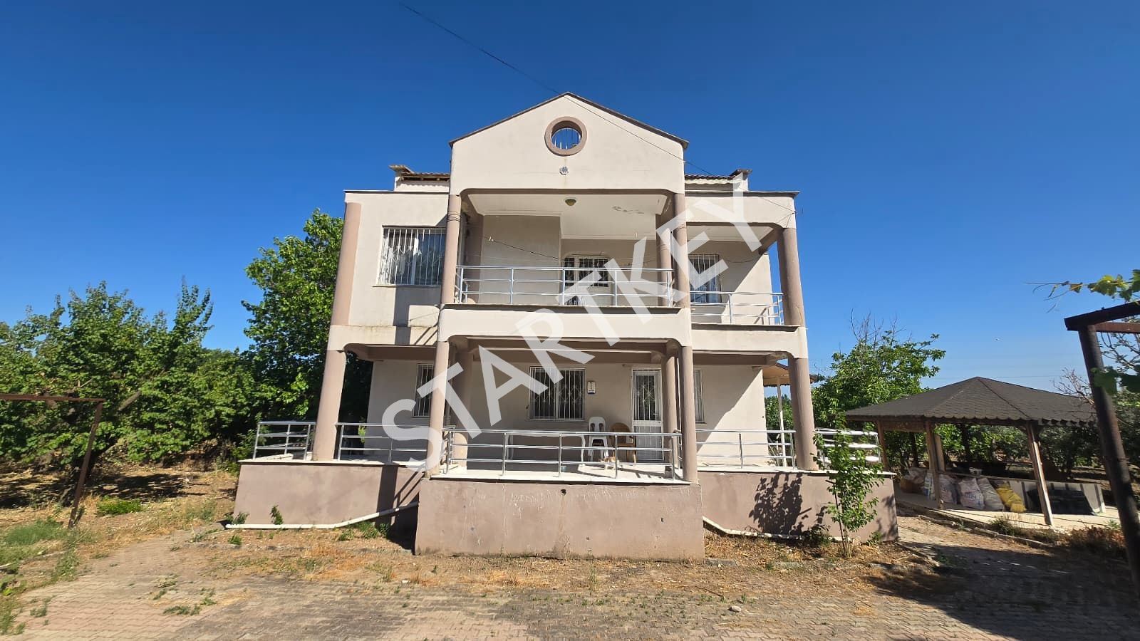 Property-photo