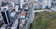 Kartal Hukukçular Towers Avluda Bahçe Kullanımlı Satılık Dükkan