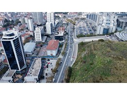 Kartal Hukukçular Towers Avluda Bahçe Kullanımlı Satılık Dükkan
