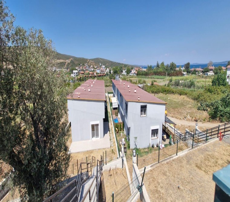 Urla Balıklıova Denize 300 metre Satılık 3+1 Villa