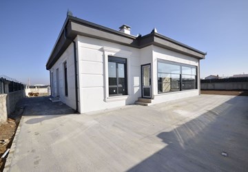 550 m² Arsa İçerisinde Satılık Müstakil Ev