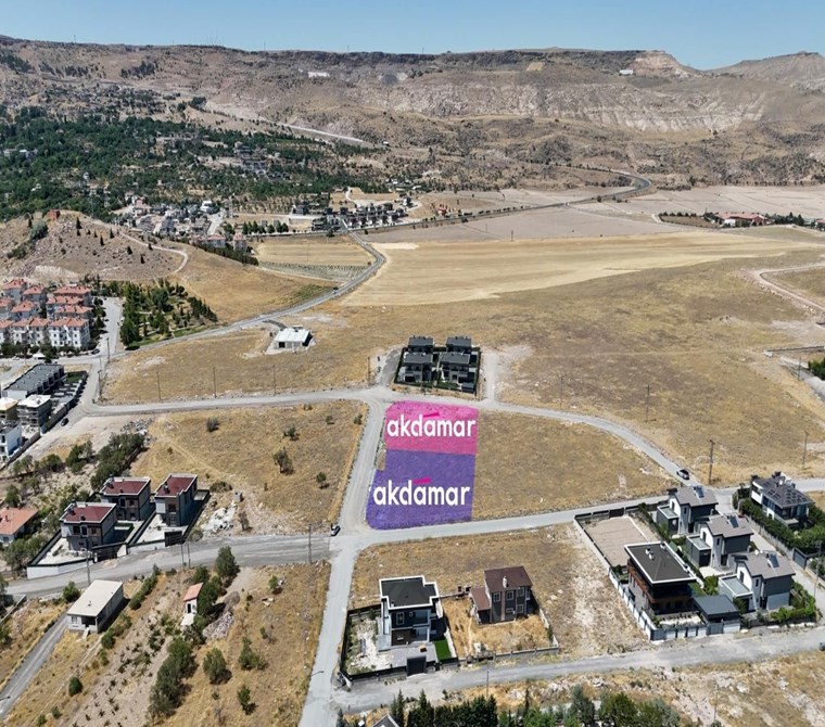 AKDAMAR - Erkilet General Emir 3 Tarafı Yol İmarlı Arsa'da HİSSE