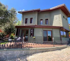 Zekeriyaköy Merkezde Butik Sitede 7+1 Satılık Müstakil Villa