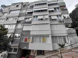 ESENTEPE DE ÜÇKUYULAR MEYDAN YAKINI SATILIK ARA KAT DAİRE