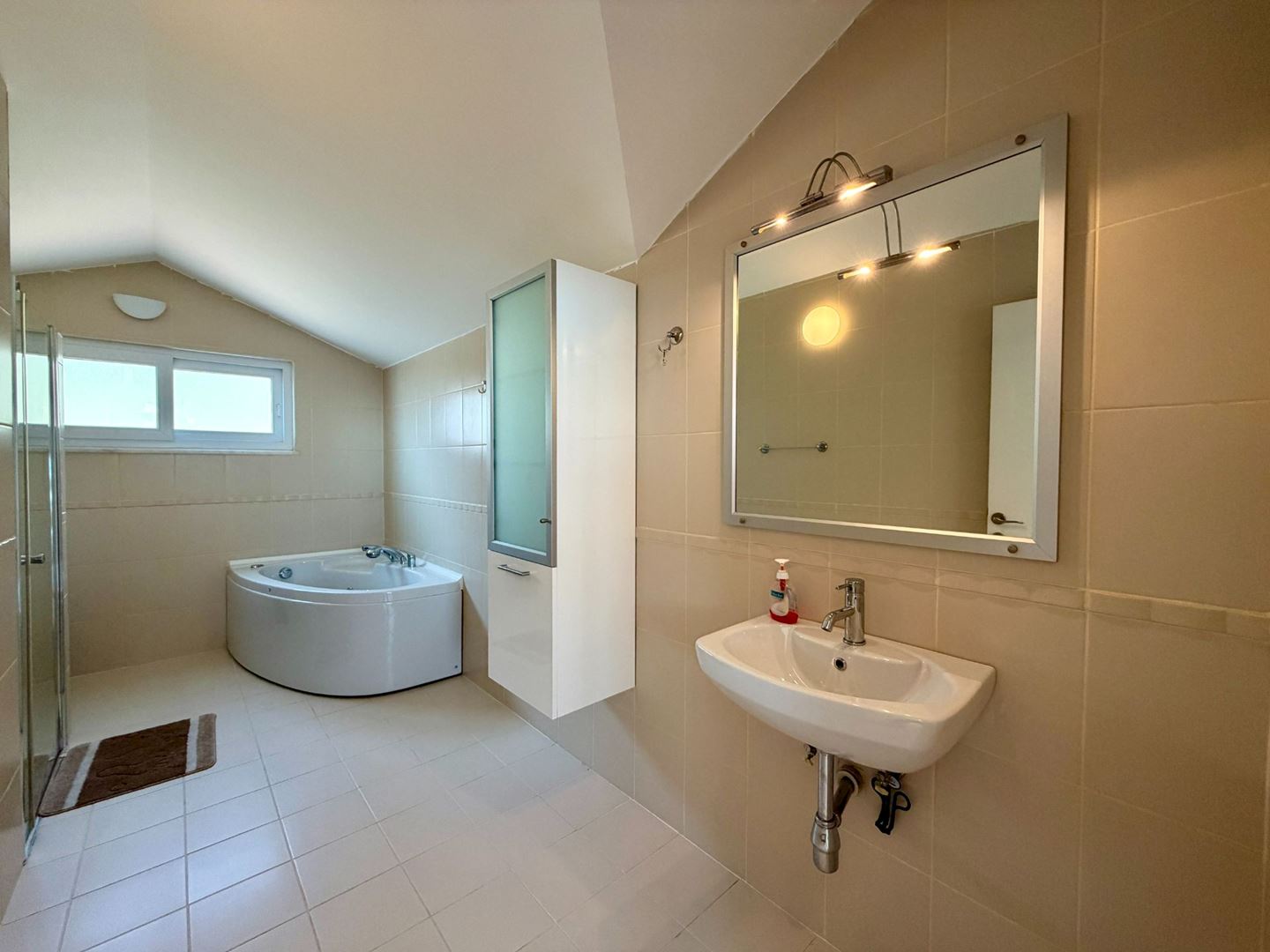 ALANYA KLEOPATRA’DA PANORAMİK DENİZ MANZARALI FULL EŞYALI 3+1 PENTHOUSE