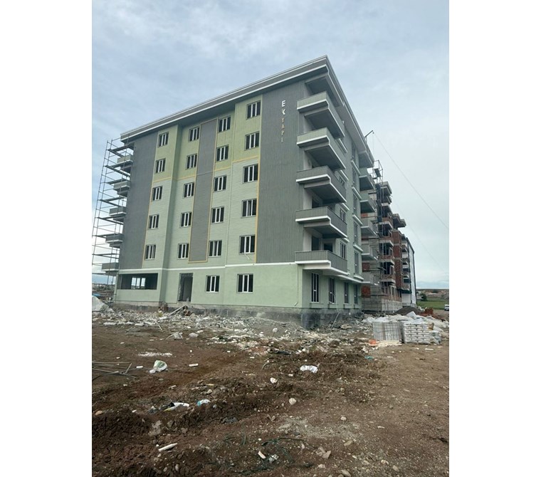 EMLAK 72 DEN KÖRÜK MAHALLESİNDE SATILIK 2+1 DAİRE