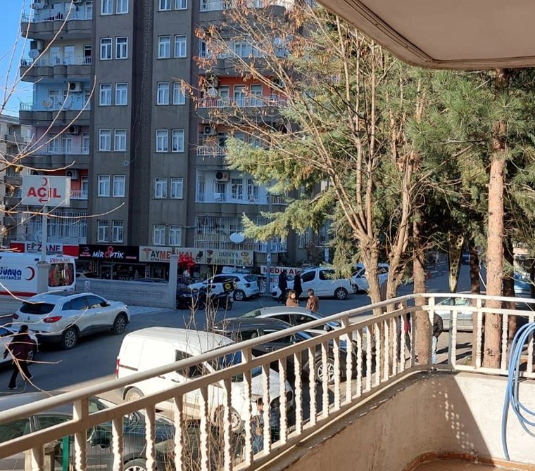 EMLAK 72'den Çamlıtepe mh. Dünya Hastanesi Yanında Satılık Daire