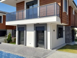 KUŞADASI DAVUTLAR'DA DOĞA MANZARALI MÜSTAKİL 4+1 DUBLEKS VİLLA