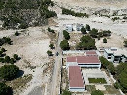 İzmir Menderes Küner'de Natamam Müstakil Ev ve 2000m2 Arsa