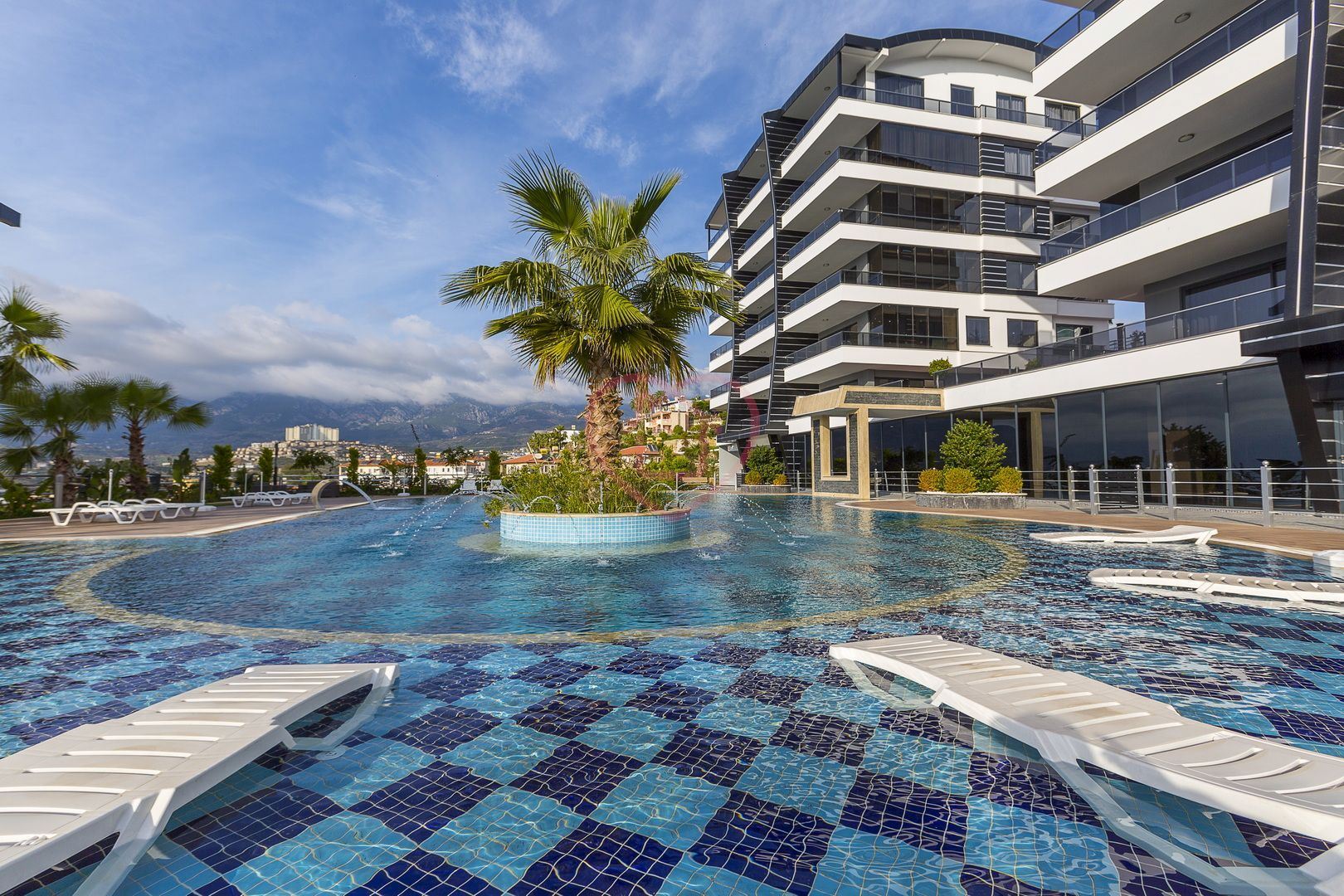 Satılık – Lüks Sitede Deniz Manzaralı Modern 1+1 Mobilyalı Daire – Toprak Panorama