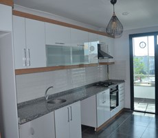 Lüleburgaz Yıldırım Mahallesi'nde Kiralık 2+1 Ara Kat Daire – Ulaşım ve Okullara Yakın!