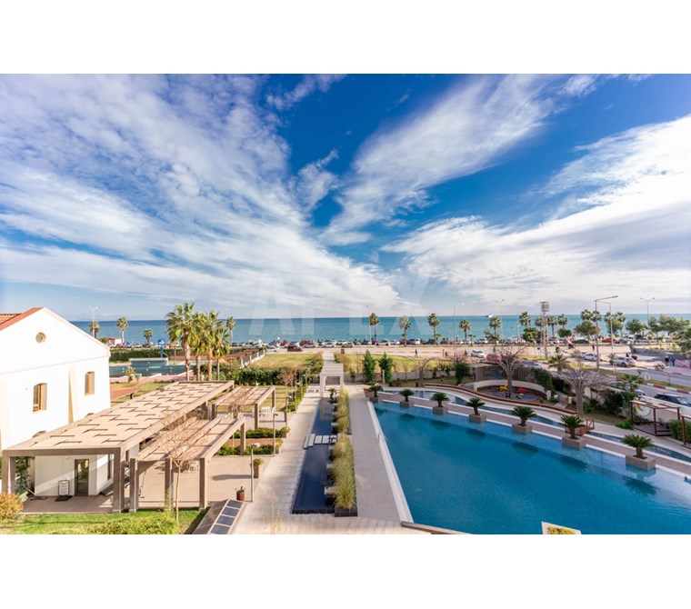 Antalya Konyaaltı Liman'da Antalya Konyaaltı Liman'da 270 m² 4+1 Deniz Manzaralı Lüks Site İçi Daire