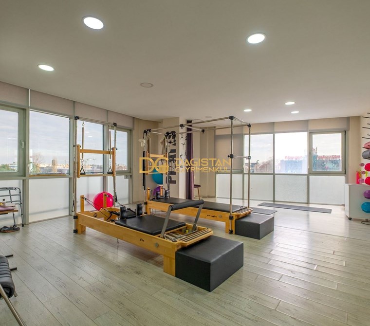 DAĞISTAN GAYRİMENKULDEN E5 ÜSTÜ PLAZADA 180m2 OFİS