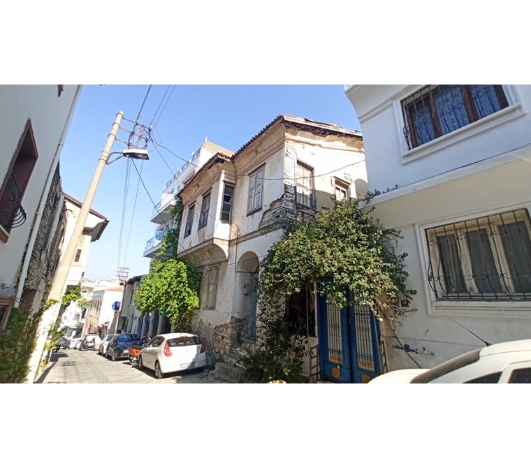 KUŞADASI CAMİATİK MH.HİBE KULLANILABİLECEK TARİHİ TAŞ EV