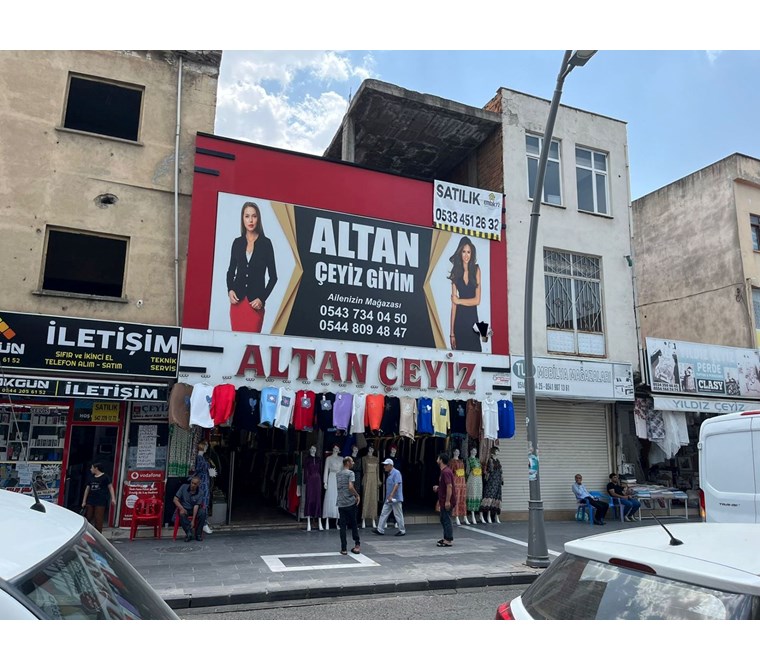 EMLAK 72 DEN ÇARŞI MAHALESİNDE SATILIK KOMPLE DÜKKAN