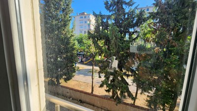 İçerenköy Parkı Manzaralı Yeni Binada Katta Tek Ebeveyn Banyolu Kapalı Otoparklı Kiralık 4+1 Daire